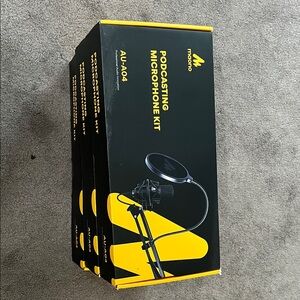 Maono Podcasting Microphone Kit